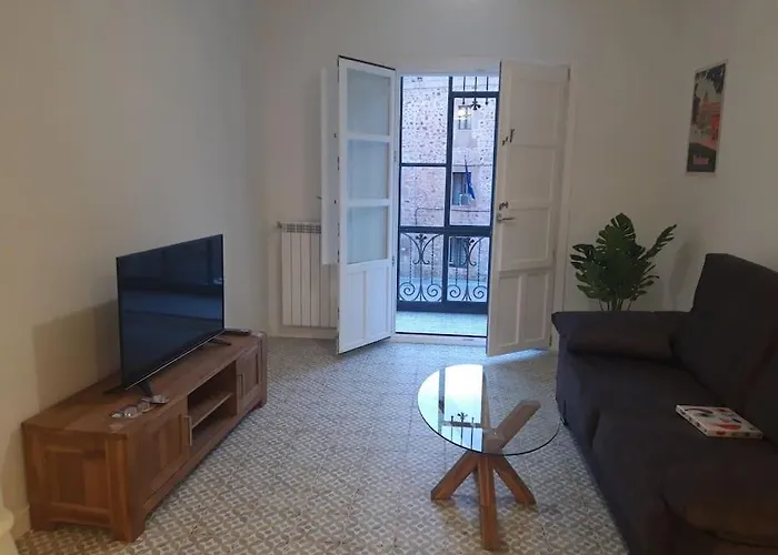Rincon En Edificio Modernista En Centro De Soria