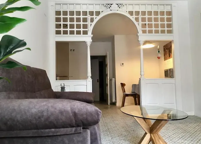 Rincon En Edificio Modernista En Centro De Soria